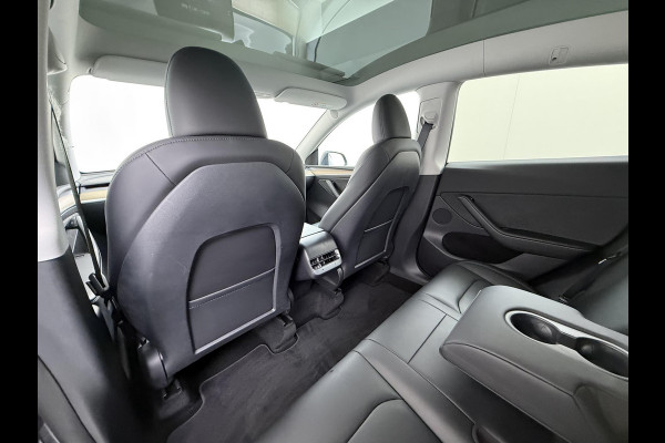 Tesla Model Y Long Range AWD 75 kWh VAN €38.900,- NU VOOR SLECHTS €35.877,- Uw LENTEVOORDEEL €3.023,- |SOH 96% | AFNEEMBARE TREKHAAK | STOEL- EN STUURVERWARMING | FABRIEKSGARANTIE |