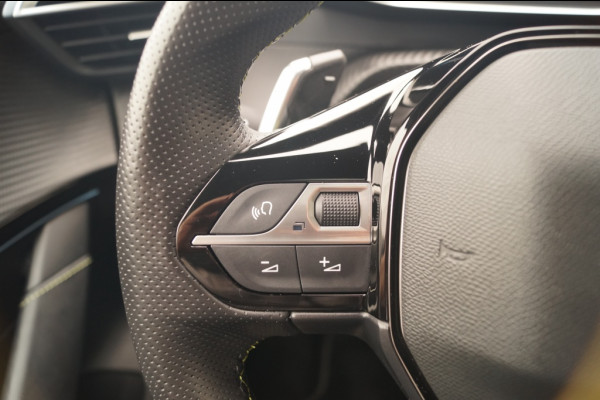 Peugeot 208 1.2 PureTech Automaat GT -PANO-NAVI-PDC-ECC-
