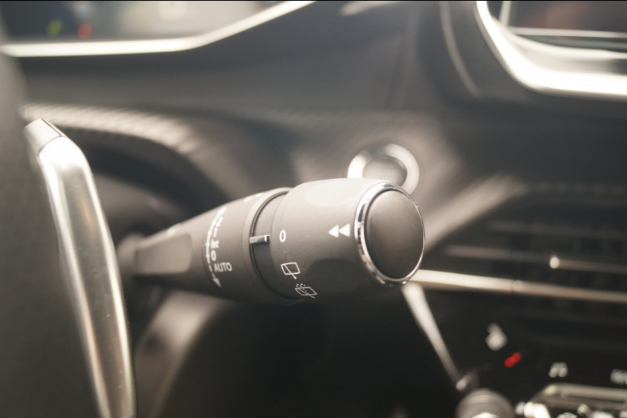 Peugeot 208 1.2 PureTech Automaat GT -PANO-NAVI-PDC-ECC-