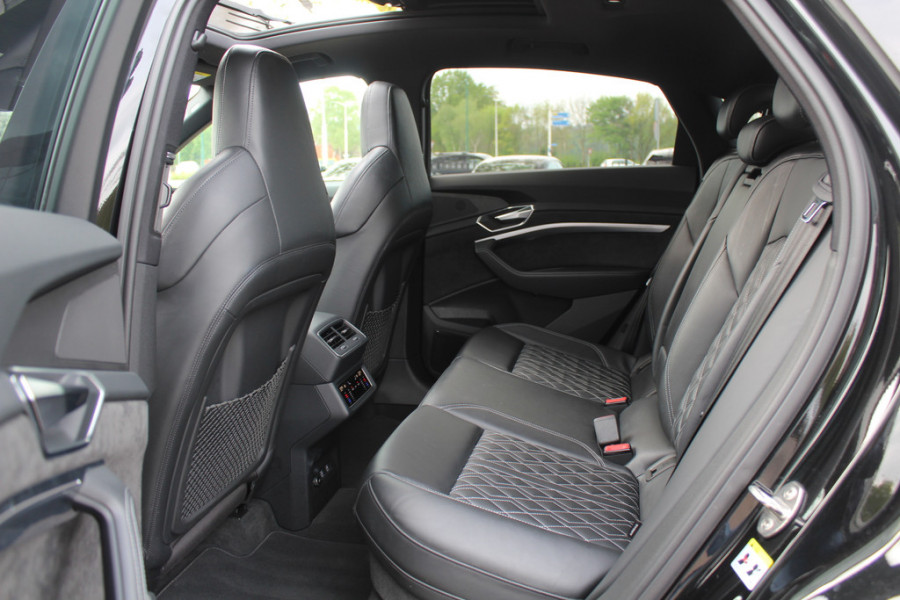 Audi e-tron Sportback 55 quattro edition 95 kWh / SoH 94,8% / Full option! / Panoramadak / Camera / Head-up / RS Seats / 21'' / Luchtvering / Matrix LED / B&O / ACC / Stoelverwarming