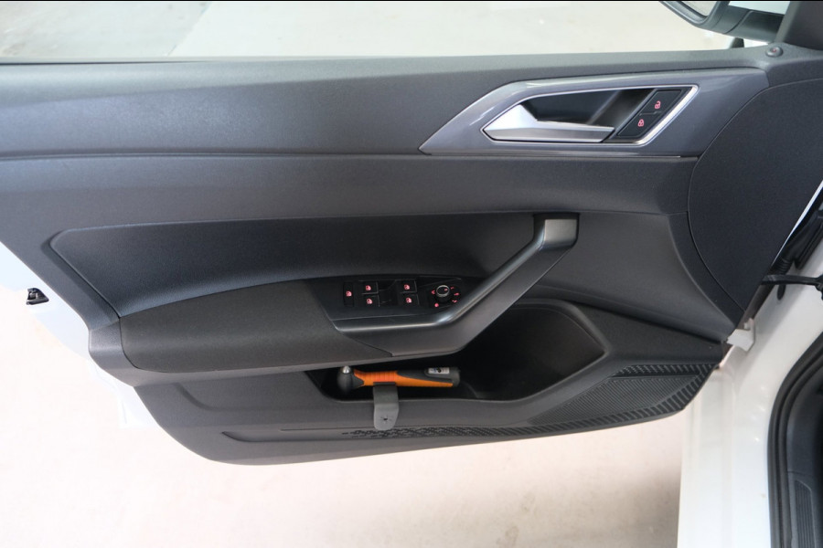 Volkswagen Polo 1.0 TSI Highline - N.A.P. Airco, Cruise, Navi, PDC, Carplay.