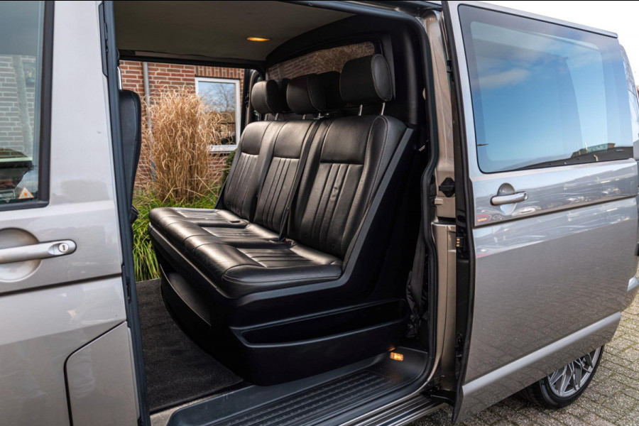 Volkswagen Transporter 2.0 TDI L2H1 DC Highline 1e Eig Adaptive Cruise Trekhaak Leder LED 19''