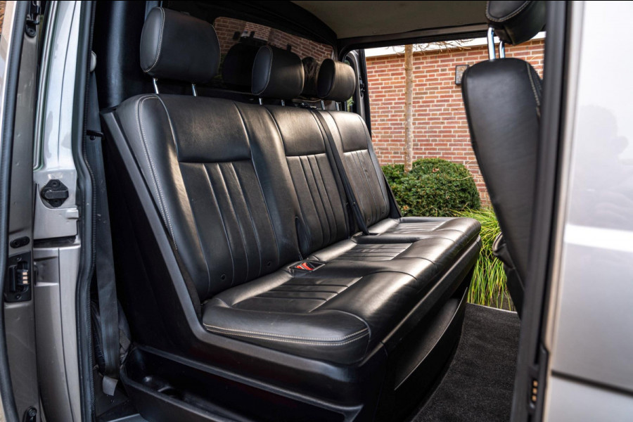 Volkswagen Transporter 2.0 TDI L2H1 DC Highline 1e Eig Adaptive Cruise Trekhaak Leder LED 19''