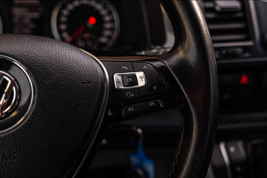 Volkswagen Transporter 2.0 TDI L2H1 DC Highline 1e Eig Adaptive Cruise Trekhaak Leder LED 19''