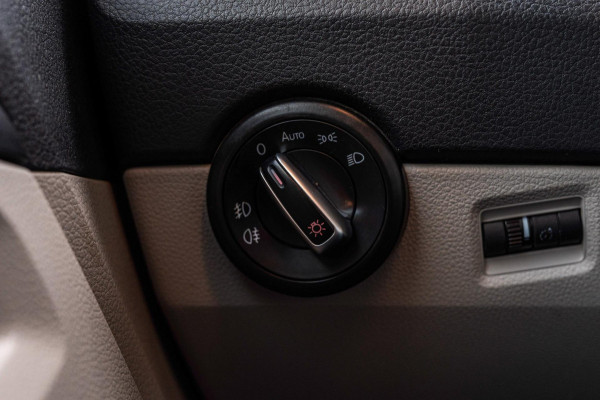 Volkswagen Transporter 2.0 TDI L2H1 DC Highline 1e Eig Adaptive Cruise Trekhaak Leder LED 19''