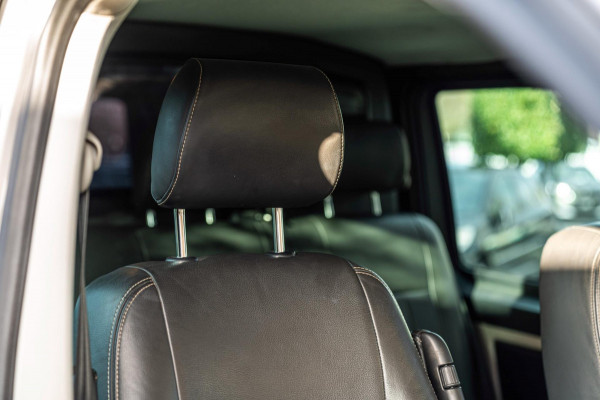 Volkswagen Transporter 2.0 TDI L2H1 DC Highline 1e Eig Adaptive Cruise Trekhaak Leder LED 19''