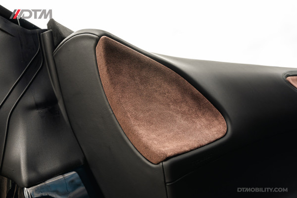 Ferrari SF90 Spider 4.0 V8 | Blu Pozzi | Daytona Seats Cioccolato |