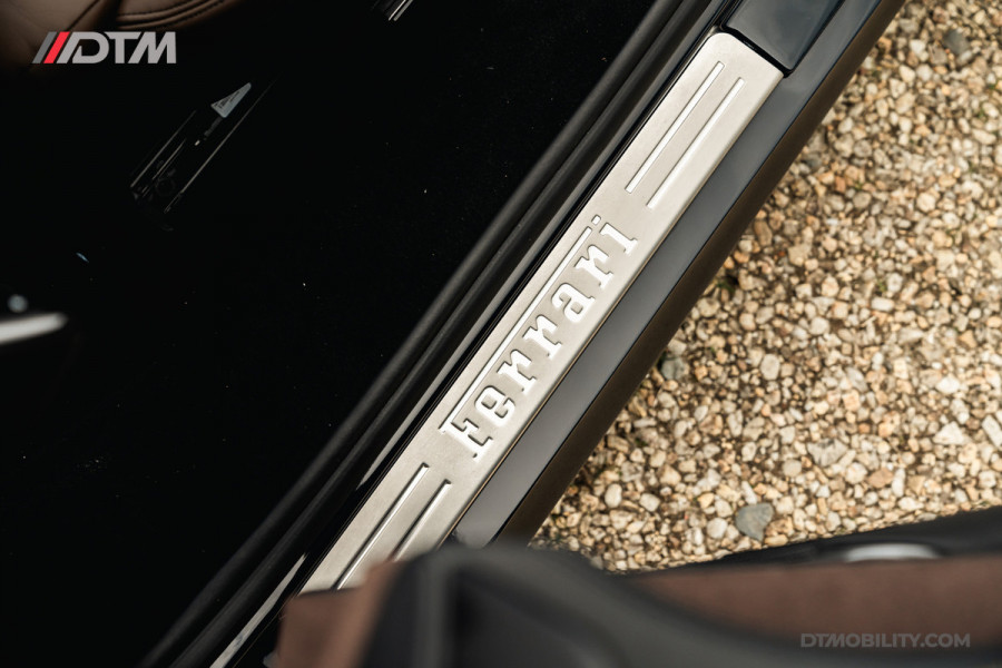 Ferrari SF90 Spider 4.0 V8 | Blu Pozzi | Daytona Seats Cioccolato |