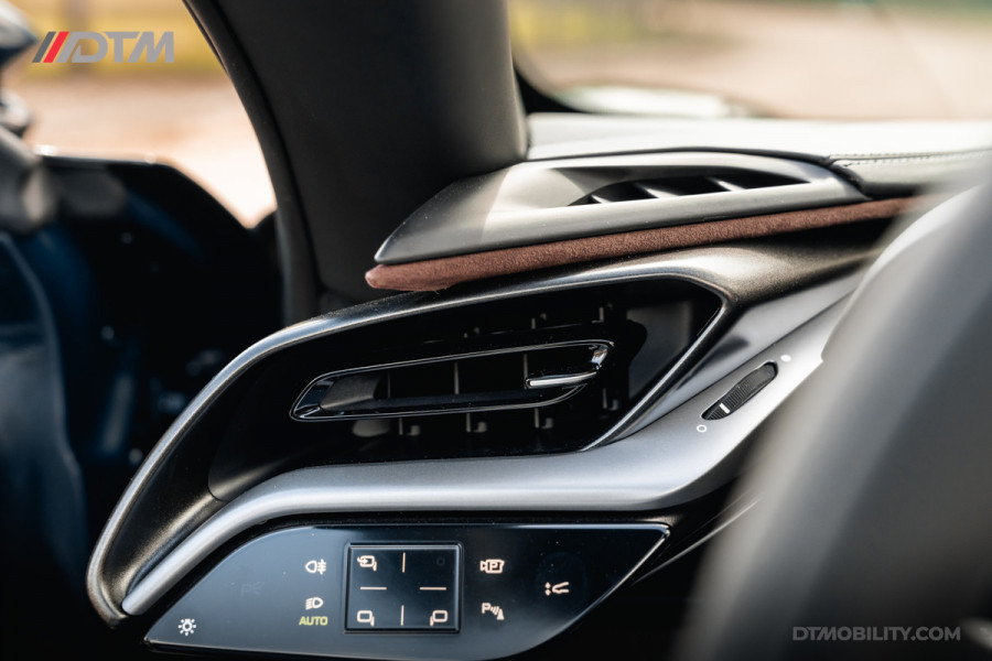 Ferrari SF90 Spider 4.0 V8 | Blu Pozzi | Daytona Seats Cioccolato |