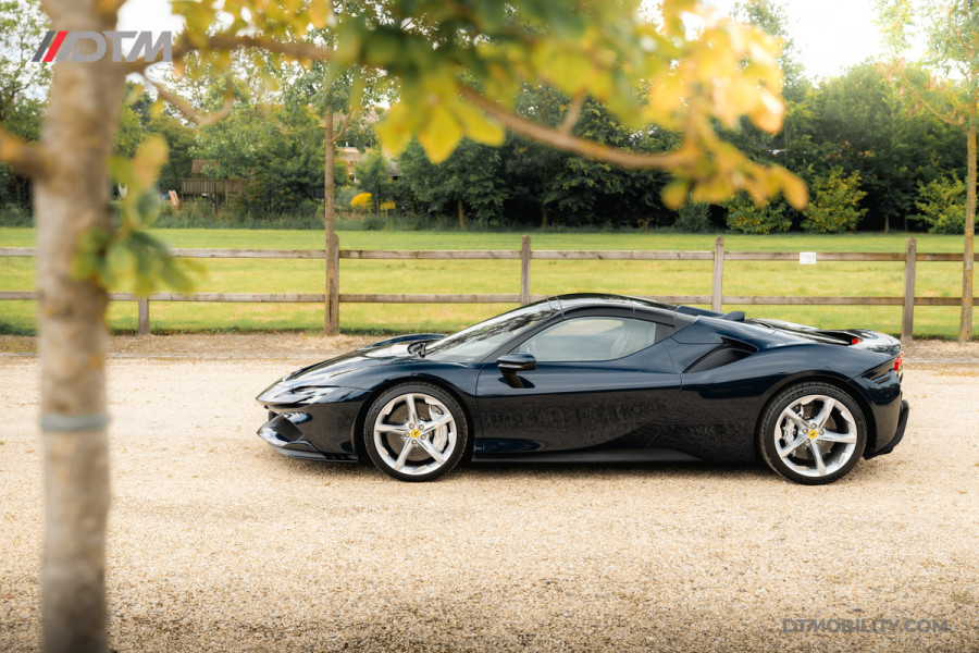 Ferrari SF90 Spider 4.0 V8 | Blu Pozzi | Daytona Seats Cioccolato |