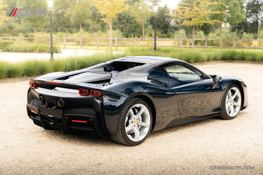 Ferrari SF90 Spider 4.0 V8 | Blu Pozzi | Daytona Seats Cioccolato |