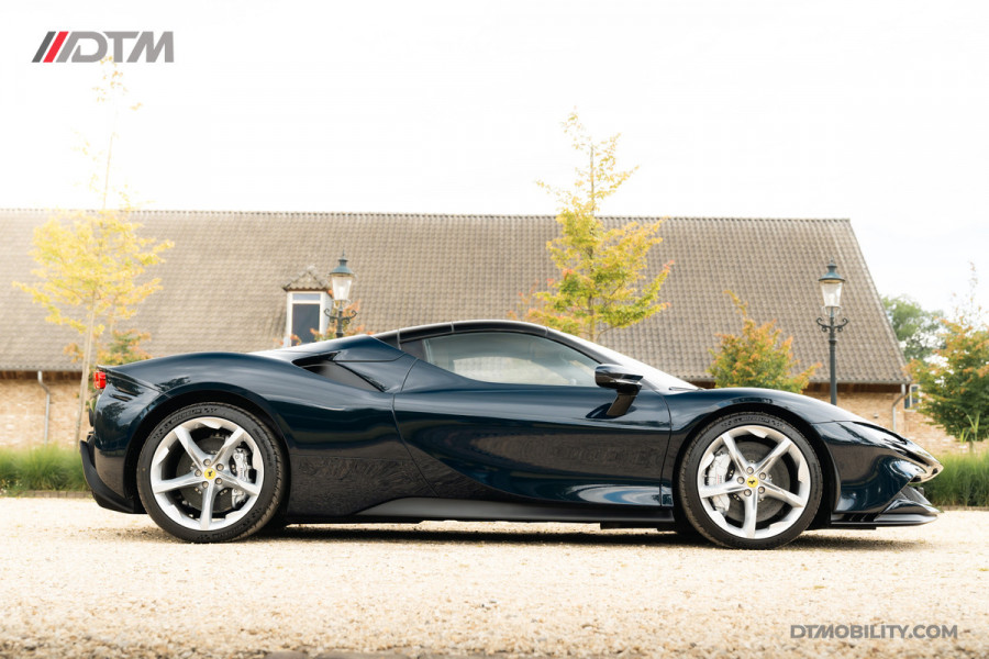 Ferrari SF90 Spider 4.0 V8 | Blu Pozzi | Daytona Seats Cioccolato |