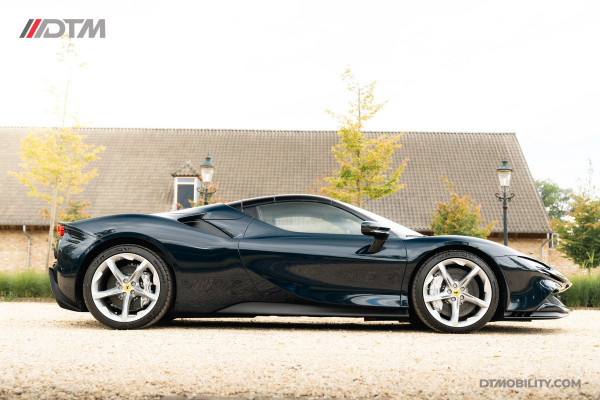 Ferrari SF90 Spider 4.0 V8 | Blu Pozzi | Daytona Seats Cioccolato |