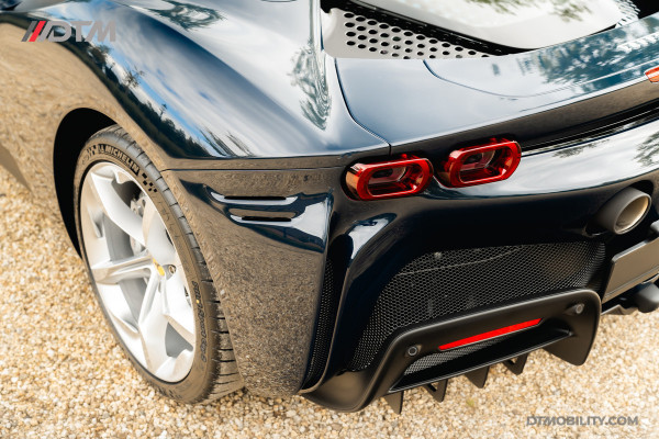 Ferrari SF90 Spider 4.0 V8 | Blu Pozzi | Daytona Seats Cioccolato |