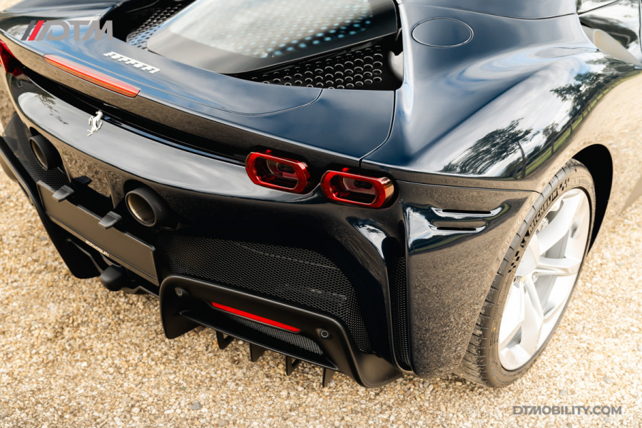 Ferrari SF90 Spider 4.0 V8 | Blu Pozzi | Daytona Seats Cioccolato |