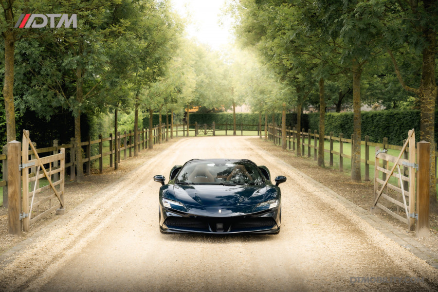 Ferrari SF90 Spider 4.0 V8 | Blu Pozzi | Daytona Seats Cioccolato |