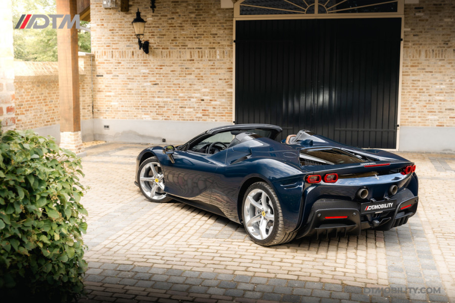 Ferrari SF90 Spider 4.0 V8 | Blu Pozzi | Daytona Seats Cioccolato |