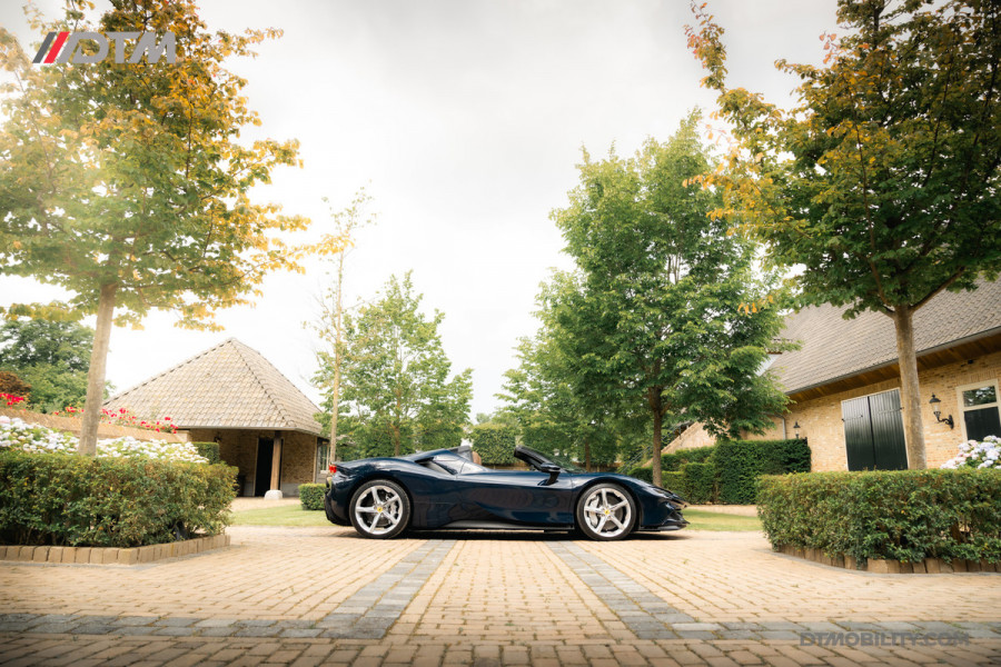 Ferrari SF90 Spider 4.0 V8 | Blu Pozzi | Daytona Seats Cioccolato |