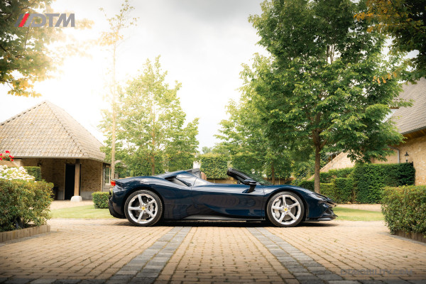 Ferrari SF90 Spider 4.0 V8 | Blu Pozzi | Daytona Seats Cioccolato |
