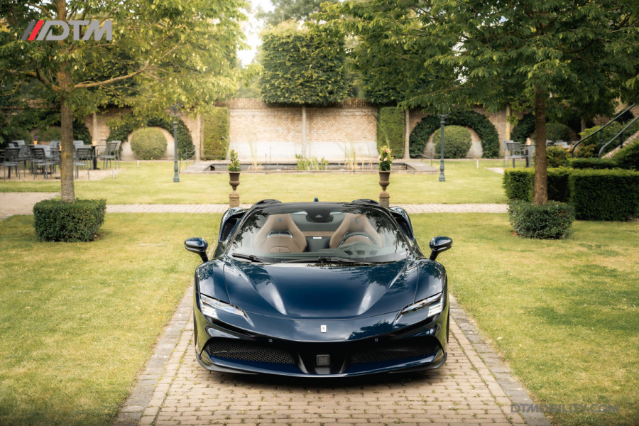 Ferrari SF90 Spider 4.0 V8 | Blu Pozzi | Daytona Seats Cioccolato |