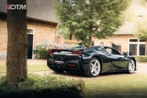 Ferrari SF90 Spider 4.0 V8 | Blu Pozzi | Daytona Seats Cioccolato |