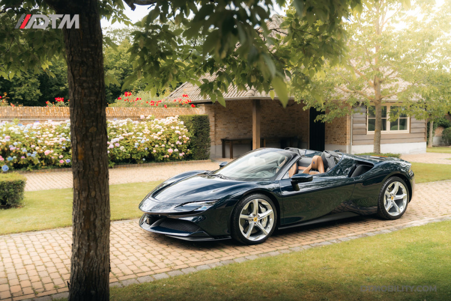 Ferrari SF90 Spider 4.0 V8 | Blu Pozzi | Daytona Seats Cioccolato |