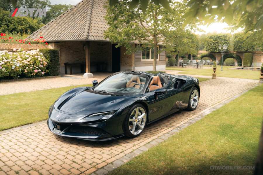 Ferrari SF90 Spider 4.0 V8 | Blu Pozzi | Daytona Seats Cioccolato |
