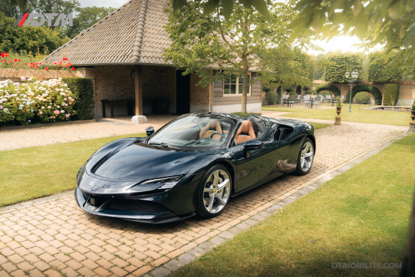 Ferrari SF90 Spider 4.0 V8 | Blu Pozzi | Daytona Seats Cioccolato |