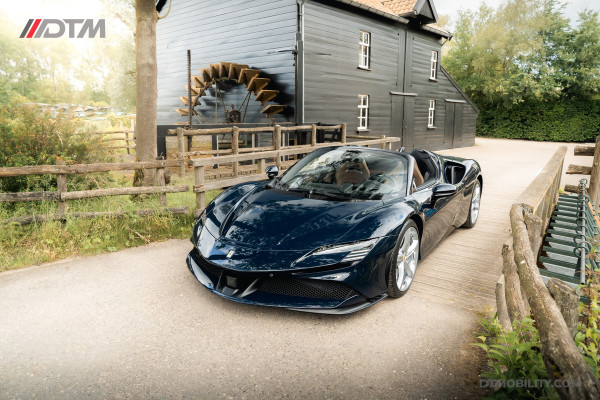Ferrari SF90 Spider 4.0 V8 | Blu Pozzi | Daytona Seats Cioccolato |