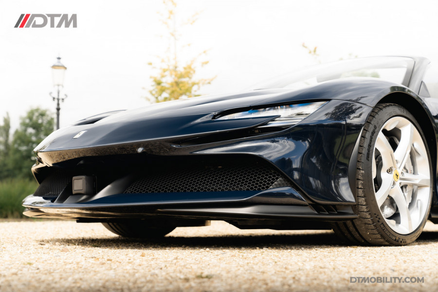 Ferrari SF90 Spider 4.0 V8 | Blu Pozzi | Daytona Seats Cioccolato |