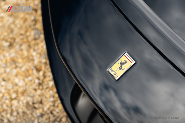 Ferrari SF90 Spider 4.0 V8 | Blu Pozzi | Daytona Seats Cioccolato |