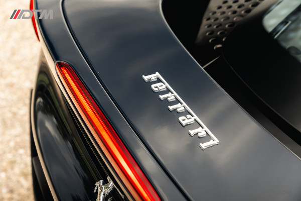 Ferrari SF90 Spider 4.0 V8 | Blu Pozzi | Daytona Seats Cioccolato |