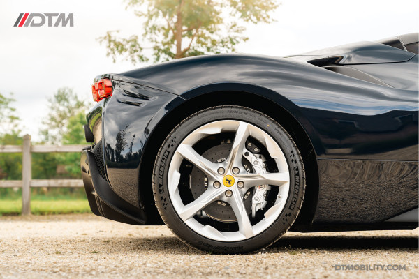 Ferrari SF90 Spider 4.0 V8 | Blu Pozzi | Daytona Seats Cioccolato |