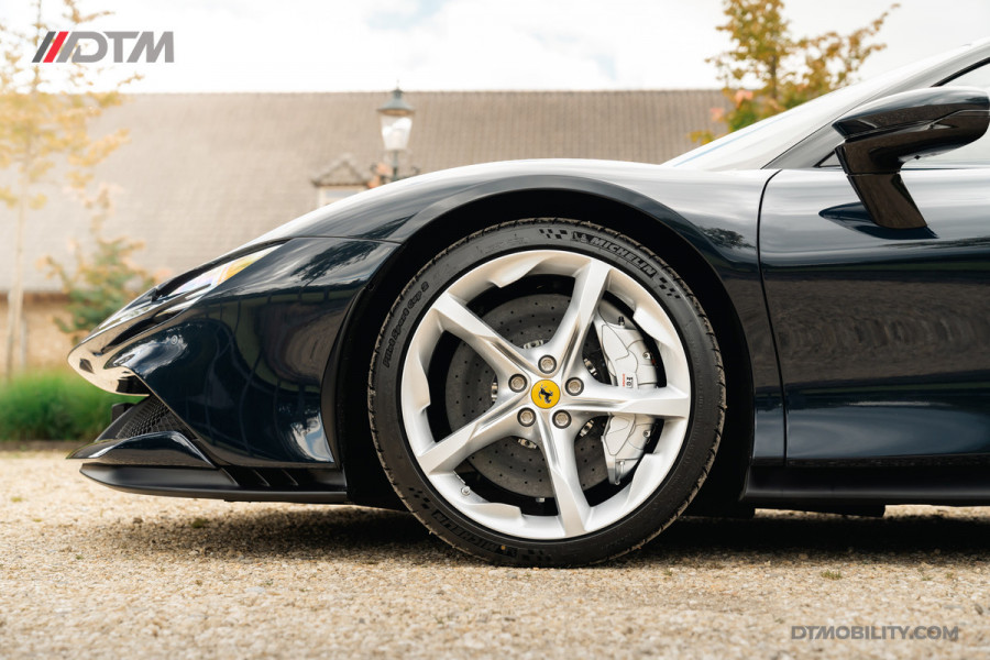 Ferrari SF90 Spider 4.0 V8 | Blu Pozzi | Daytona Seats Cioccolato |