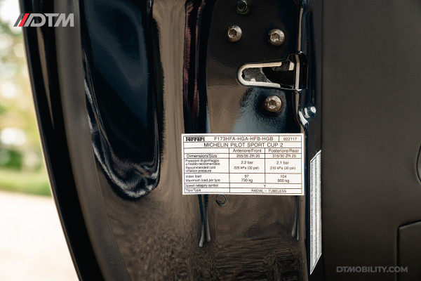 Ferrari SF90 Spider 4.0 V8 | Blu Pozzi | Daytona Seats Cioccolato |