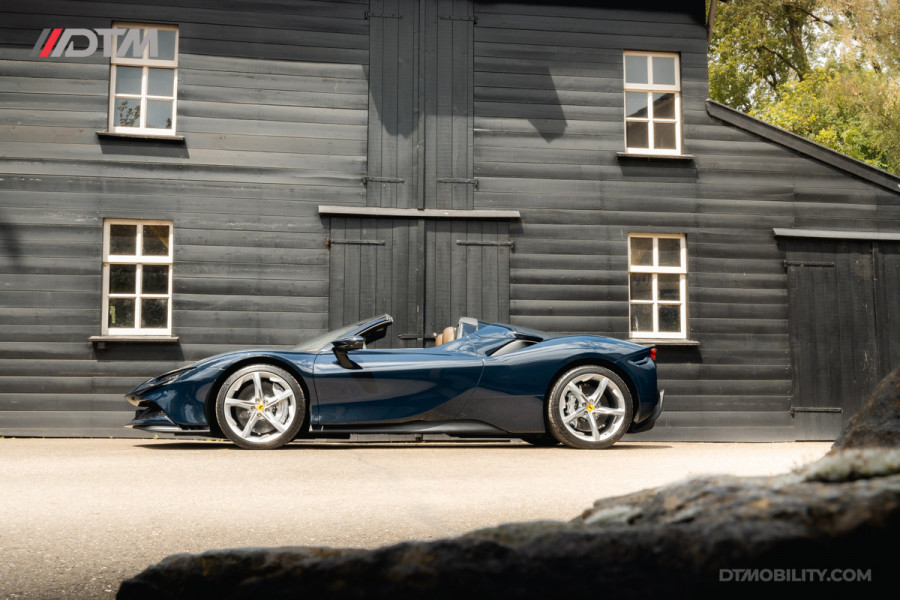 Ferrari SF90 Spider 4.0 V8 | Blu Pozzi | Daytona Seats Cioccolato |