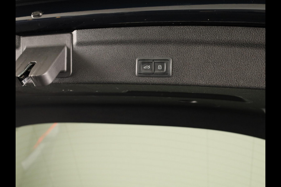 Audi Q3 Sportback 45 TFSI e Advanced Edition 245 pk S-tronic | Navigatie | Panoramadak | Parkeersensoren | Adaptieve cruise control | S-Line