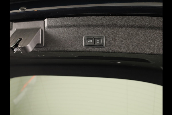 Audi Q3 Sportback 45 TFSI e Advanced Edition 245 pk S-tronic | Navigatie | Panoramadak | Parkeersensoren | Adaptieve cruise control | S-Line