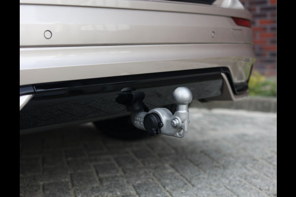 Volvo XC60 T8 AWD Ultra Dark | Direct rijden! - Trekhaak - Pano