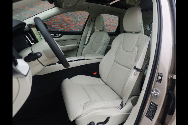 Volvo XC60 T8 AWD Ultra Dark | Direct rijden! - Trekhaak - Pano