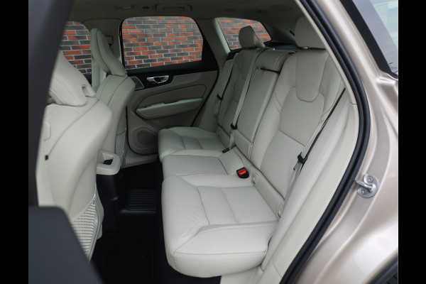 Volvo XC60 T8 AWD Ultra Dark | Direct rijden! - Trekhaak - Pano