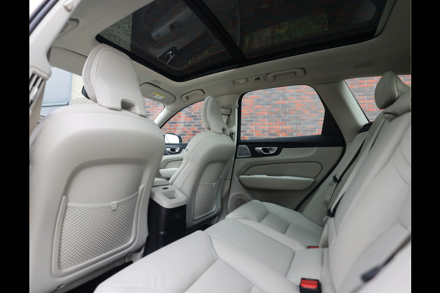 Volvo XC60 T8 AWD Ultra Dark | Direct rijden! - Trekhaak - Pano