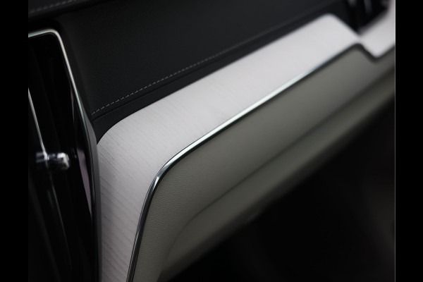 Volvo XC60 T8 AWD Ultra Dark | Direct rijden! - Trekhaak - Pano