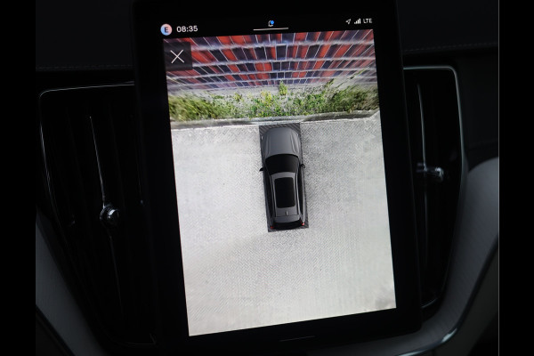 Volvo XC60 T8 AWD Ultra Dark | Direct rijden! - Trekhaak - Pano