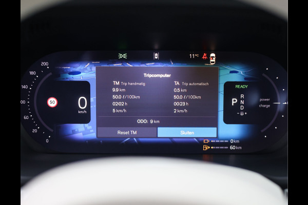 Volvo XC60 T8 AWD Ultra Dark | Direct rijden! - Trekhaak - Pano