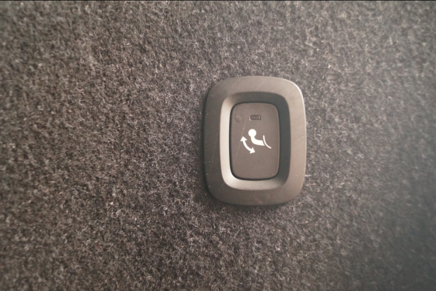 Volvo XC40 Recharge Ultimate 70kWh -PANO-TREKHAAK-CAM-ECC-