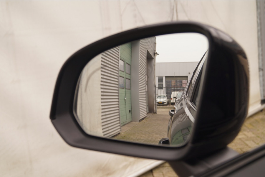 Volvo XC40 Recharge Ultimate 70kWh -PANO-TREKHAAK-CAM-ECC-