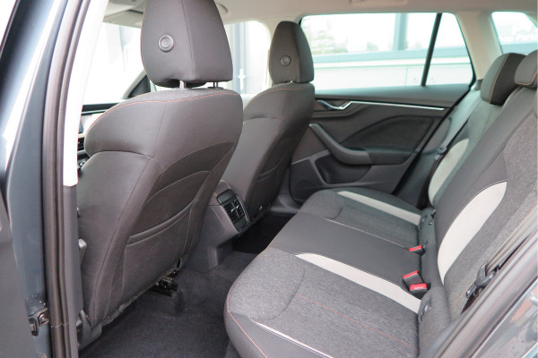 Škoda Kamiq 1.0 TSI 110pk Style PDC ,LMV,Trekhaak,Stoelverwarming,Cruisecontrol,Achteruitrijcamera, Carplay, Stuurwiel multifunctioneel, Navigatie(via carplay) etc.