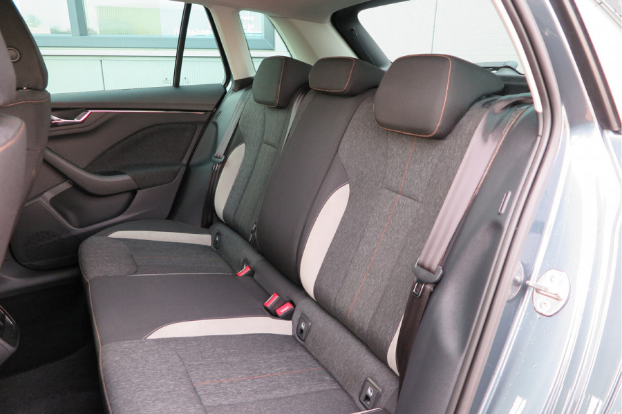 Škoda Kamiq 1.0 TSI 110pk Style PDC ,LMV,Trekhaak,Stoelverwarming,Cruisecontrol,Achteruitrijcamera, Carplay, Stuurwiel multifunctioneel, Navigatie(via carplay) etc.