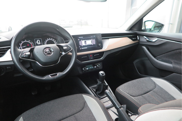 Škoda Kamiq 1.0 TSI 110pk Style PDC ,LMV,Trekhaak,Stoelverwarming,Cruisecontrol,Achteruitrijcamera, Carplay, Stuurwiel multifunctioneel, Navigatie(via carplay) etc.
